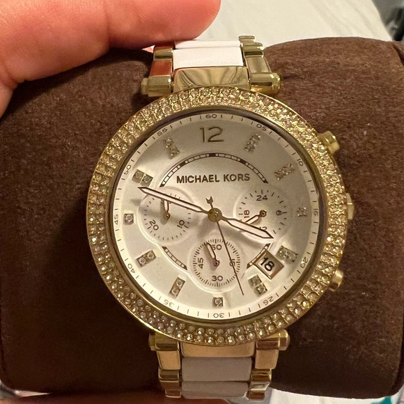 Discontinue Micheal Kors watch - Picture 5 of 6